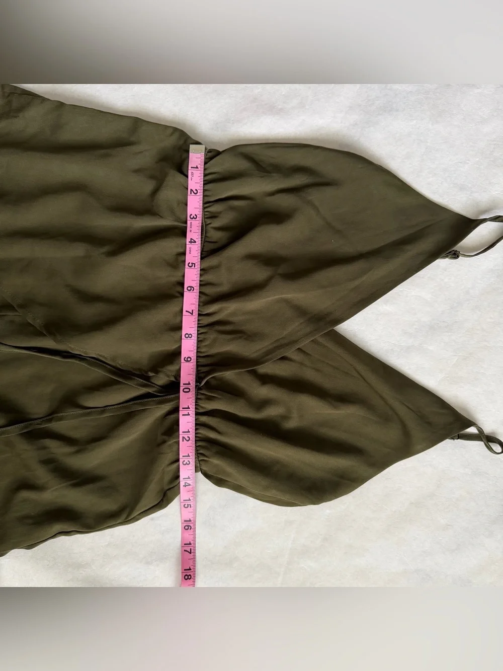 Tobi Olive Green Surplice Romper Shorts Medium Elastic Waist Lightweight Casual - Picture 9 of 15